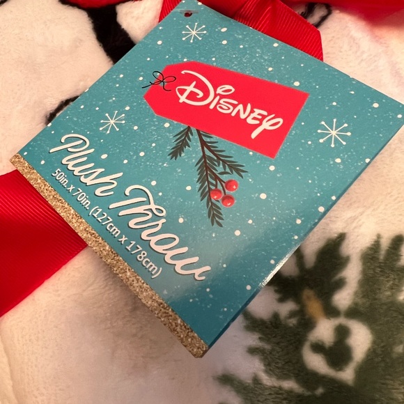 🎄LAST ONE! Adorable Disney Mickey and Minnie Mouse Christmas Plush Throw- NWT - Picture 2 of 3